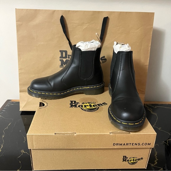 Vegan Dr.Martens Chelsea Boots UK 5 / US Men’s 6 / US Women’s 7 / EU 38 - Picture 11 of 12